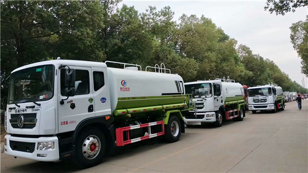 東風多利卡國六5-15方灑水車