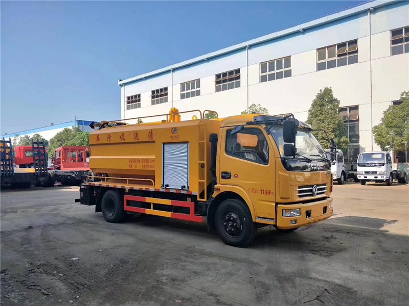 一款專注于市政工程的疏通清洗車，東風天錦高壓清洗管道疏通車