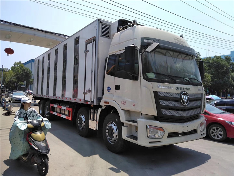 東風天龍畜禽運輸車減少死亡率，提高運輸效率，自動化程度高