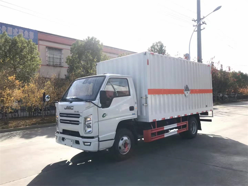 江鈴順達危險品廂式車