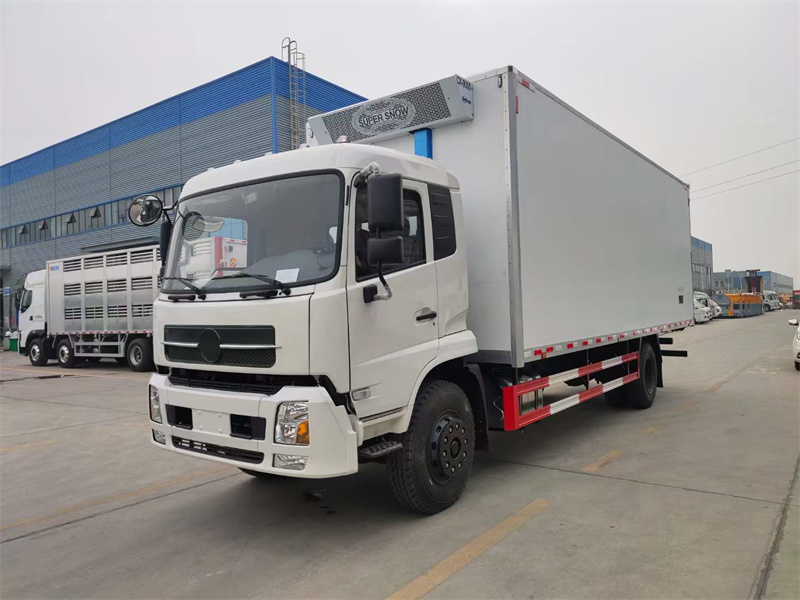 出口東風(fēng)天錦單橋7.8米冷藏車