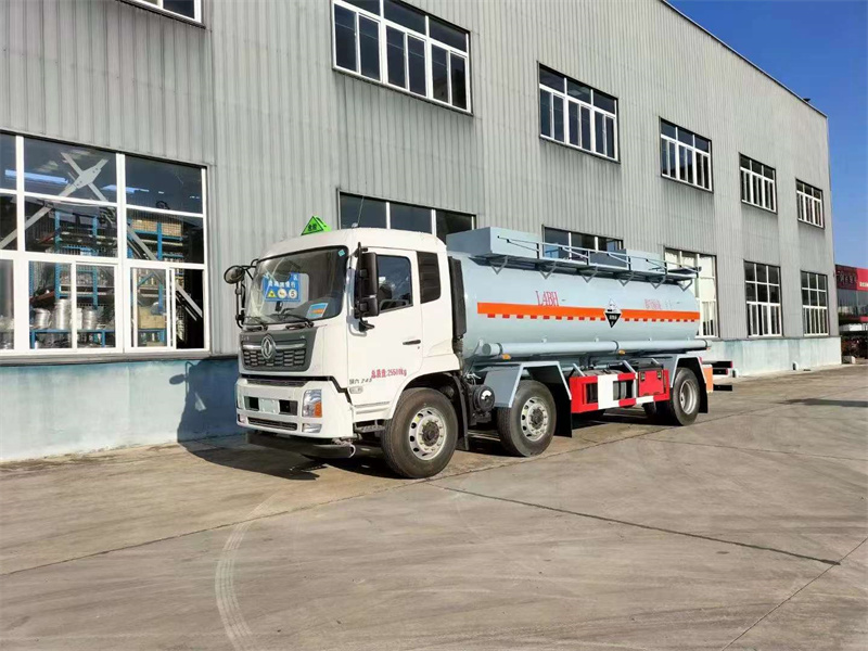 東風天錦小三軸15噸鋼襯塑罐車